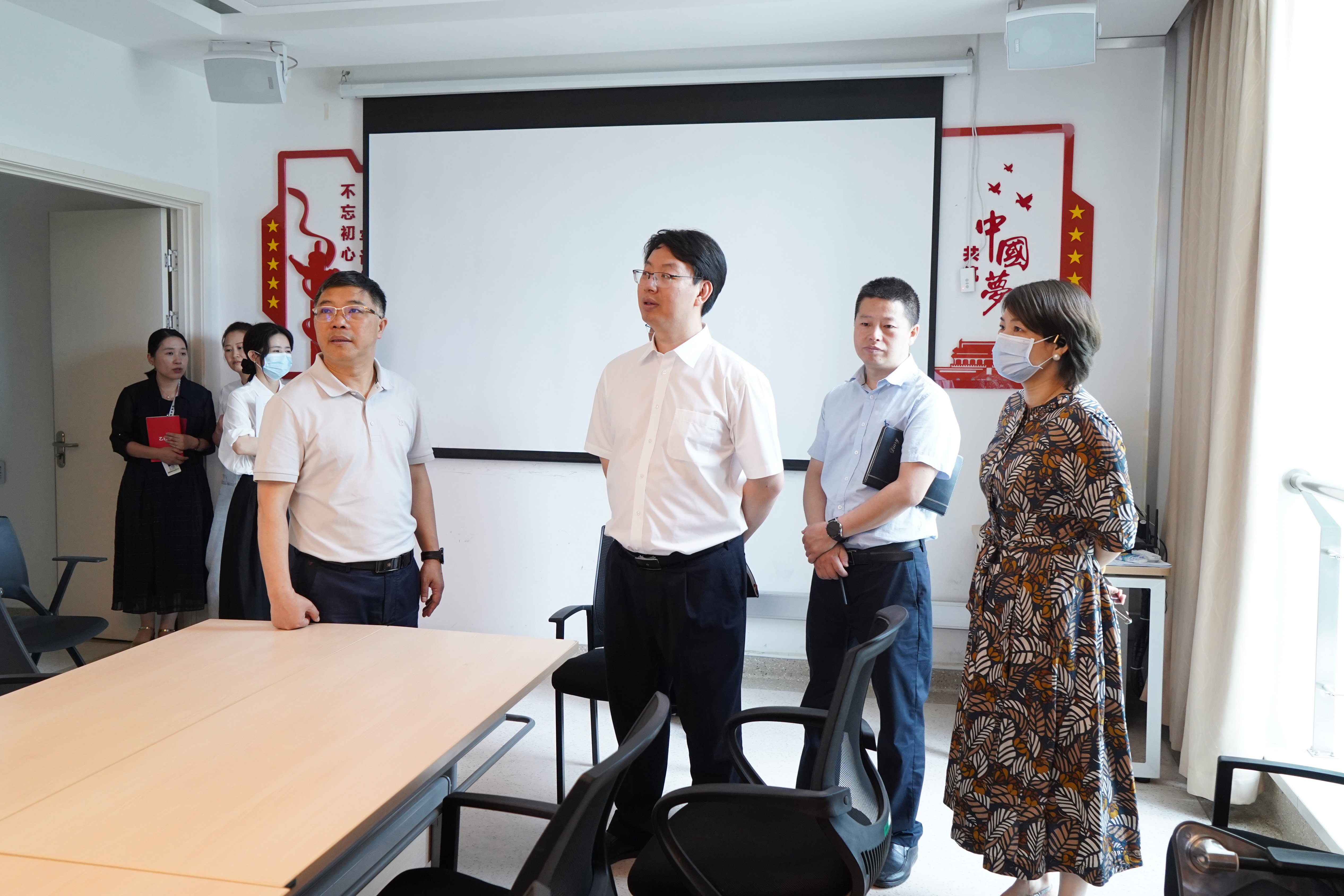 市卫健局领导调研指导 ，为我院党建与清廉建设注入新动能
